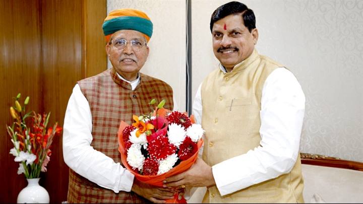 मुख्यमंत्री डॉ. यादव की केंद्रीय मंत्री श्री मेघवाल से सौजन्य भेंट